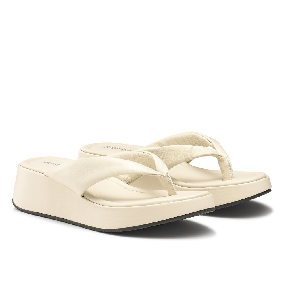 Női Russell And Bromley Hoxton Toe Post Lapos Szandál Krém | 304897NFJ