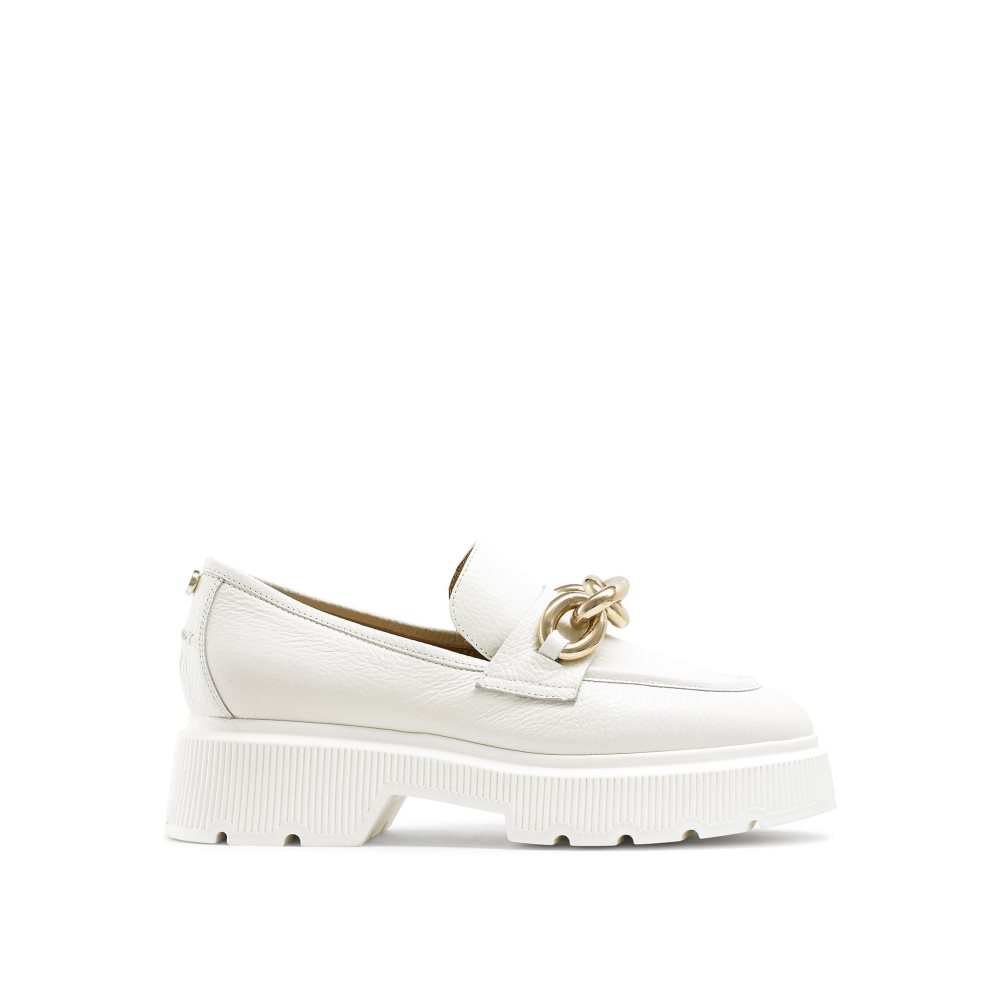 Női Russell And Bromley Ringo Heavy Ring Loafer Cipő Fehér | 852641BRM