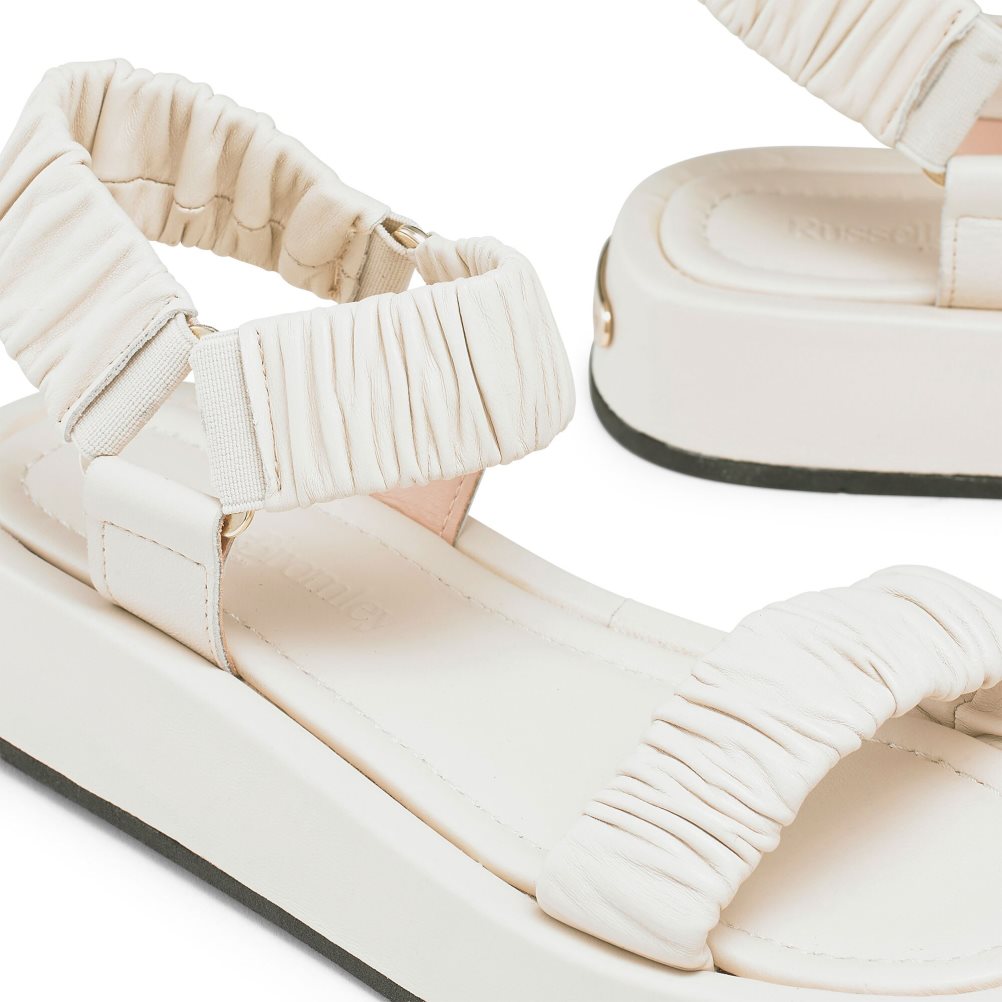 Női Russell And Bromley Scrunch Up Ruched Two Part Lapos Szandál Krém | 356097PJB