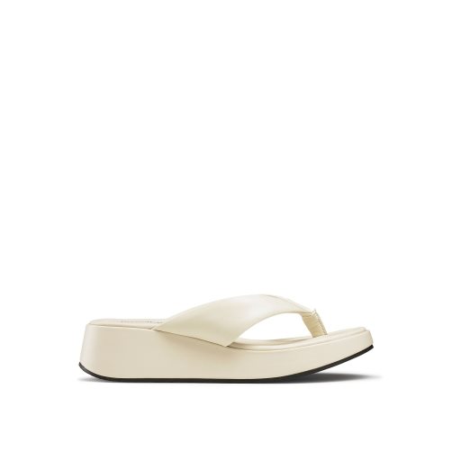 Női Russell And Bromley Hoxton Toe Post Lapos Szandál Krém | 304897NFJ